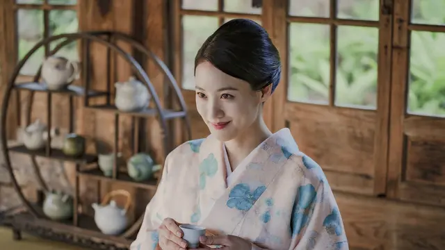 Claudia Kim dalam Gyeongseong Creature. (Foto: Netflix via Soompi)