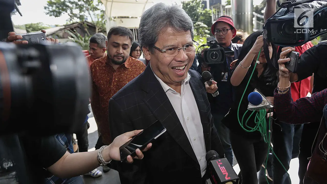 PHOTO: Todung Mulya Lubis Sambangi KPK soal BLBI