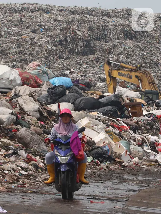 Lebih kurang 39 juta ton sampah telah memenuhi 80% bagian lahan dari TPST Bantar Gebang. (merdeka.com/Arie Basuki)