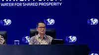 Direktur Jenderal Kerja Sama Multilateral Kementerian Luar Negeri Republik Indonesia (Kemlu RI) Tri Tharyat dalam Konferensi Pers di Media Center World Water Forum, Bali, Minggu (19/5/2024). (Liputan6/Benedikta Miranti)