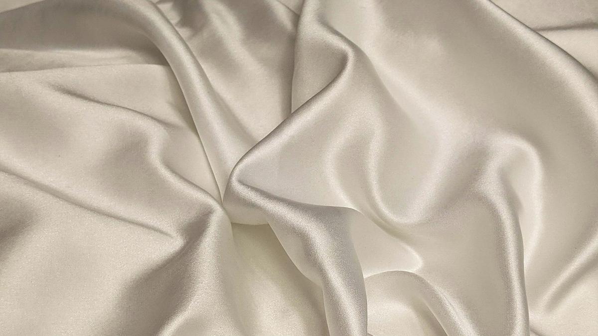 5 Rekomendasi Bahan Furing Gamis Brokat Terbaik untuk Seragam Bridesmaid