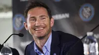 Lepas dari Chelsea, pada 24 Juli 2014 Frank Lampard mengumumkan telah menandatangani kontrak selama 2 tahun dengan klub MLS, New York City FC. Ternyata, kontrak tersebut menjadi kontroversi karena akhirnya ia malah bergabung dengan Manchester City selama 1 musim. (AP/Craig Ruttle)