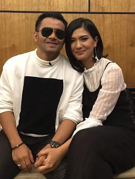 Orangtua Duma tak memberikan restu lantaran Judika dianggap tak dapat membahagiakan anaknya. Judika menuangkan perjuangan cintanya lewat lagu Mama Papa Larang. (Foto: instagram.com/jud1ka)