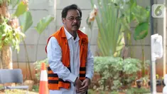 Gubernur nonaktif Kepulauan Riau Nurdin Basirun tiba di Gedung KPK, Jakarta, Kamis (3/10/2019). Nurdin diperiksa sebagai tersangka untuk melengkapi berkas terkait aliran suap izin lokasi rencana reklamasi di wilayah Kepulauan Riau. (merdeka.com/Dwi Narwoko)