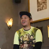 "Kalau gua bilang dialognya memang 'ngehe' dalam tanda kutip. Otentik banget. Gua sebagai host acara pagi, ada pemain film, sinetron macam-macam,” ucap Gading Marten di Plaza Senayan XXI, Jakarta, Kamis (15/12/2016). (Nurwahyunan/Bintang.com)
