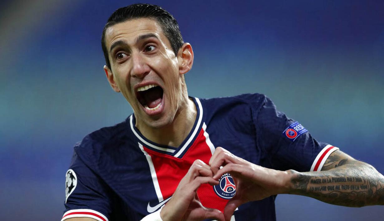 Penyerang Paris Saint Germain, Angel Di Maria, melakukan selebrasi usai mencetak gol ke gawang RB Leipzig pada laga Liga Champions di RB Arena, Kamis (5/11/2020). RB Leipzig menang dengan skor 2-1. (AP/Michael Sohn)