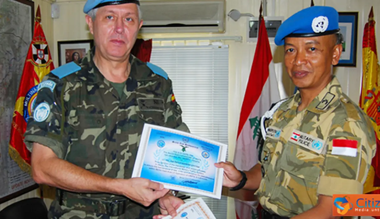 Citizen6, Lebanon: Penghargaan tersebut adalah SEMPU Insignia (penghargaan sebagai International Military Police di Sector East) dan PAZ Insignia (penghargaan perdamaian versi Spanyol) pada, Rabu (11/7). (Pengirim: Badarudin Bakri)