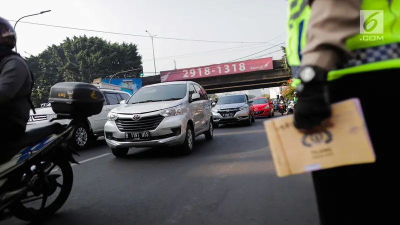 Perluasan Ganjil Genap Dimulai, Polisi Tilang Pelanggar