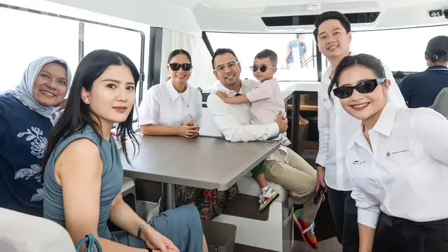 Bisnis Yacht Prilly Latuconsina