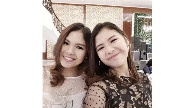 6 Potret Ingga dan Anggi, Adik Kembar Raditya Dika yang Cantik Memesona