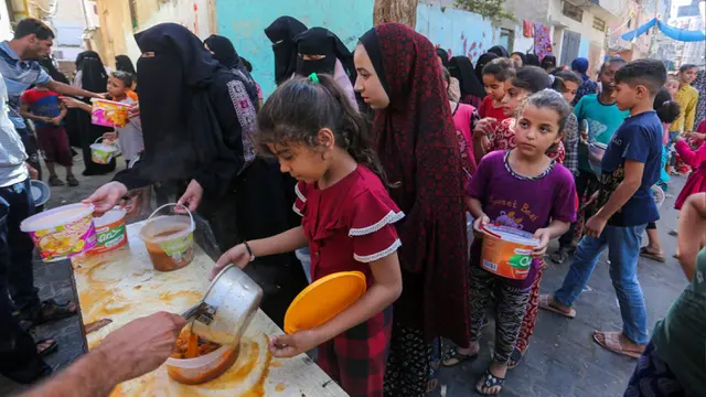 Distribusi Makanan Warga Gaza Palestina