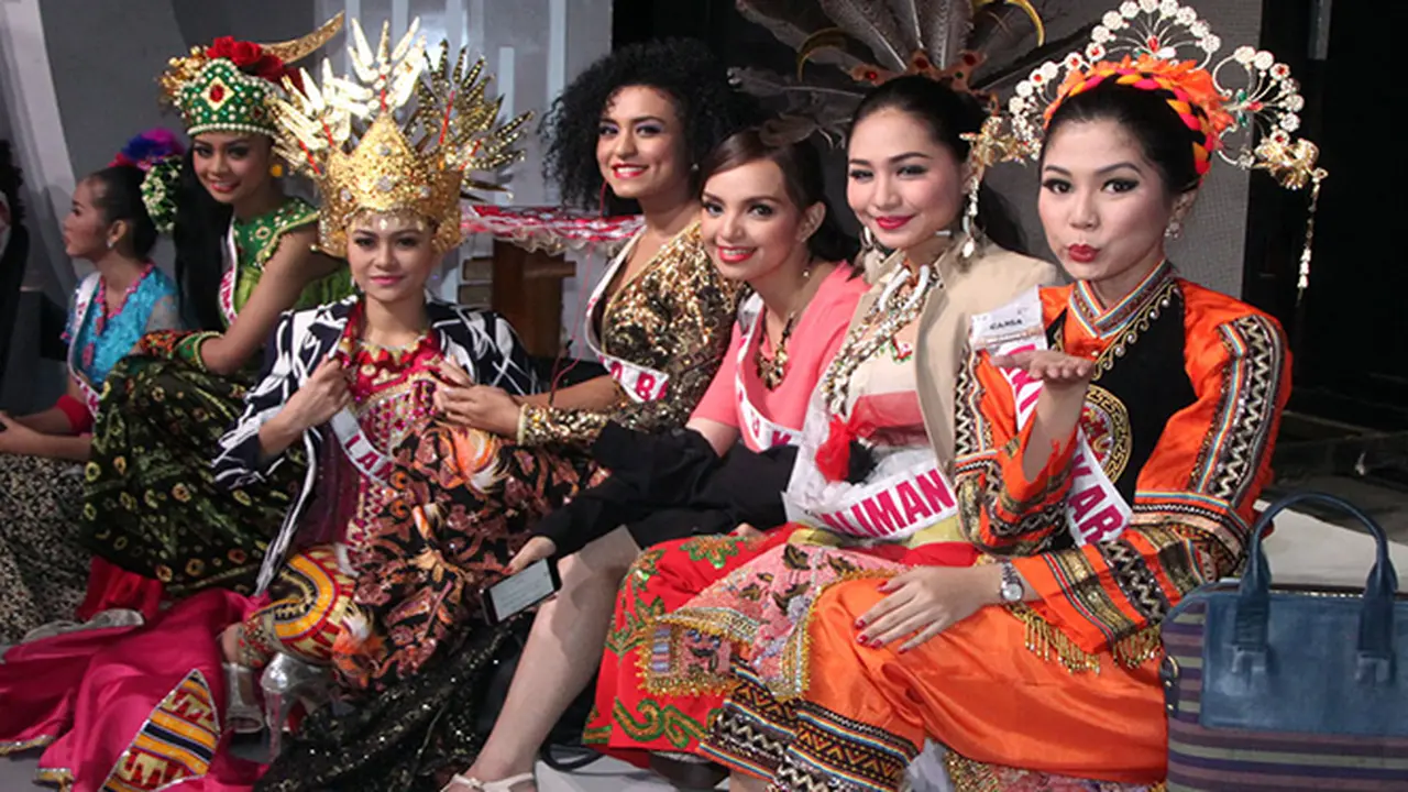 Finalis Puteri Indonesia 2015 Unjuk Diri di Malam Bakat