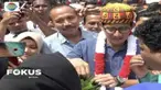 Sandiaga Uno berdialog tentang harga bahan pokok dengan para pedagang di Pasar Peunayong Aceh.