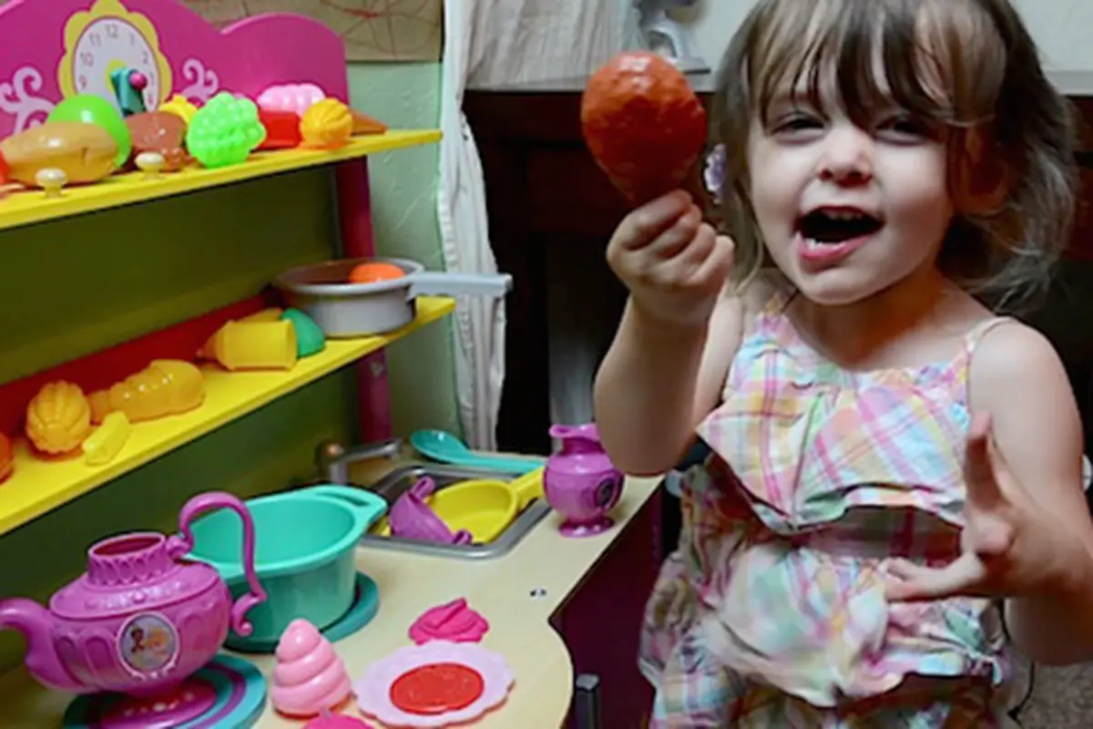 Photo copyright Youtube/Kinder Playtime