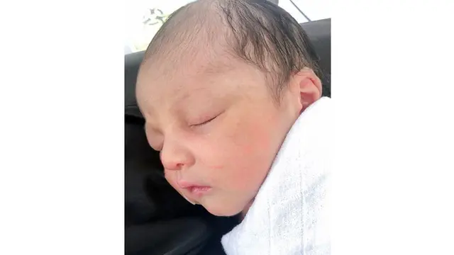 Melahirkan Anak Kedua, Ini 6 Potret Perjalanan Kehamilan Istri Fedi Nuril