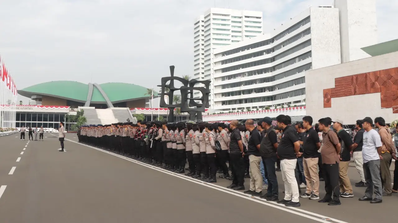 Ribuan personel gabungan akan dikerahkan untuk mengawal aksi unjuk rasa Gerakan Mahasiswa Bersama Rakyat (GEMARAK) bersama sejumlah elemen masyarakat.