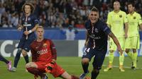 Gelandang PSG, Marco Verratti, merayakan gol yang dicetaknya ke gawang Barcelona pada laga Liga Champions di Stadion Parc Des Princes, Paris, Selasa (30/9/2014). (AFP/Miguel Medina)