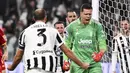 Tim Serigala ibu kota sempat mendapatkan penalti. Namun sayang tembakan Jordan Veretout dari titik 12 pas mampu ditepis Szczesny. (Fabio Ferrari/LaPresse via AP)