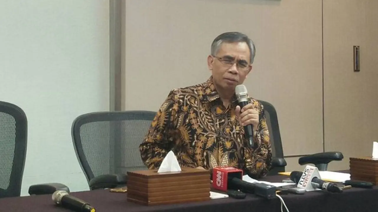 Ketua Terpilih Dewan Komisioner Otoritas Jasa Keuangan (OJK) Wimboh Santoso memberikan penjelasan mengenai program kerja OJK lima tahun ke depan, Jumat (9/6/2017). (Achmad/Liputan6.com)