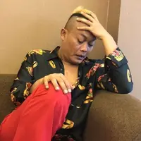 Komedian dan pemeran Sule sedang dalam masalah keluarganya. Sule beberapa waktu lalu digugat cerai oleh istrinya, Lina di Pengadilan Agama Cimahi Jawa Barat. (Instagram/ferdinan_sule)