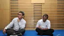 Pimpinan KPK, Busyro Muqoddas (kanan) didampingi Deputi Pencegahan KPK Johan Budi (kiri) saat melakukan dialog dengan awak media di Gedung KPK, Jakarta, Selasa (16/12/2014). (Liputan6.com/Miftahul Hayat)