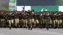 Komando Pakistan dari Kelompok Layanan Khusus berbaris saat parade militer memperingati Hari Nasional Pakistan di Islamabad, Pakistan, Rabu (23/3/2022). Hari Nasional Pakistan menampilkan parade militer, unit tentara elite, dan persenjataan berteknologi tinggi. (Anjum Naveed)