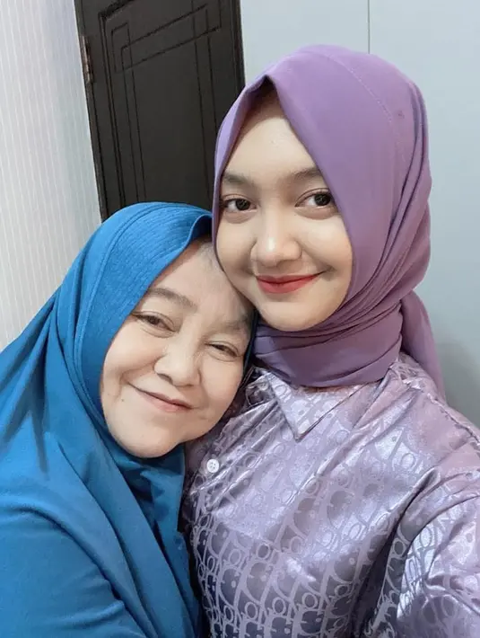 Di Hari Ibu pada 22 Desember lalu, Jihan tak lupa memberi ucapan manis untuk sang ibu. Jihan begitu bersyukur dan berterima kasih pada sang ibu yang telah memberikan segalanya.  (Liputan6.com/IG/@jihanaudy123_real)