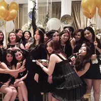 Kehamilan kedua Nia Ramadhani sudah memasuki usia sekitar 8 bulan. Jelang persalinan, Nia Ramadhani pun mendapat kejutan baby shower dari orang-orang tersayangnya. (Via Instagram/@ramadhaniabakrie)