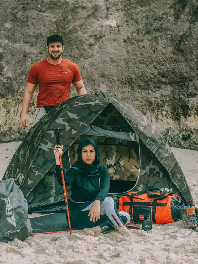 Tetap Mesra, Ini 6 Momen Ammar Zoni dan Irish Bella Camping Bareng