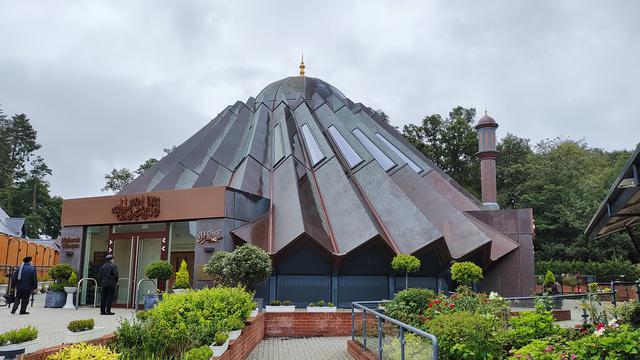 Masjid Mubarak di kompleks Islamabad di Inggris (Liputan6/Elin Kristanti)