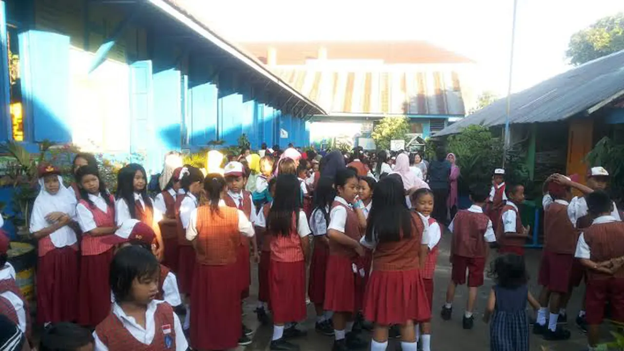 Hari Pertama masuk sekolah di Palembang