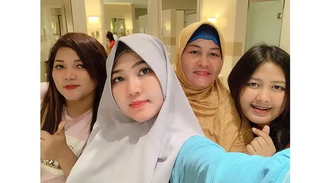 Disebut Pedangdut Bayaran Termahal, Ini 6 Potret Via Vallen Tampil Sederhana