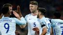 Pemain Inggris merayakan gol yang dicetak Gary Cahill ke gawang Skotlandia dalam laga Grup F Kualifikasi Piala Dunia 2018 di Stadion Wembley, Jumat (11/11/2016) waktu setempat. (Reuters/Dylan Martinez)