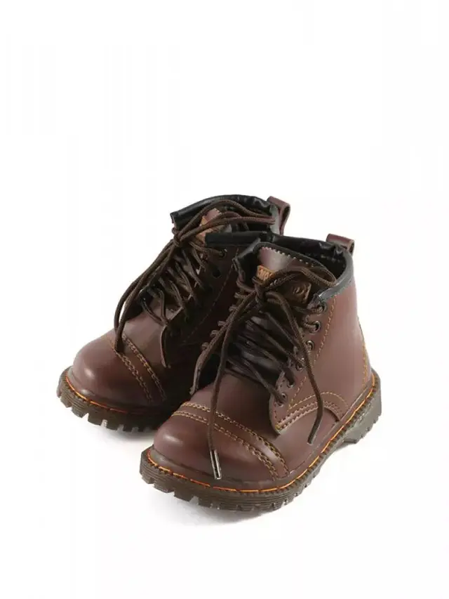 10 Rekomendasi Sepatu Anak Laki-laki, Tampil Keren dengan Harga Terjangkau