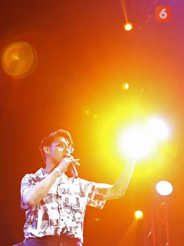 [Fimela] Ardhito Pramono Prambanan Jazz Festival 2019