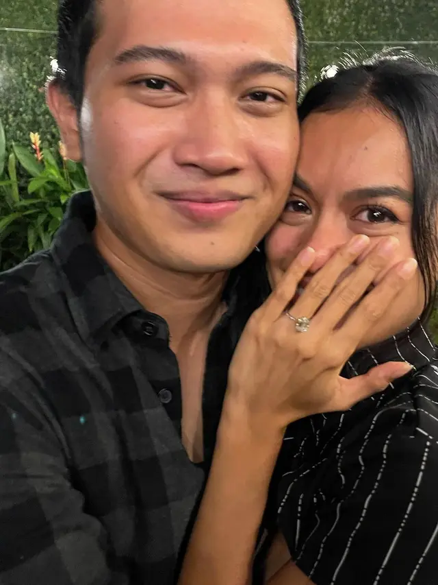 [Fimela] Eva Celia dan Demas Narawangsa