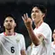 Selebrasi pemain Timnas Indonesia, Mitchell Baker (tengah), bersama Sandy Walsh (kiri) dan Egy Maulana Vikri setelah mencetak hattrick ke gawang Kamboja pada laga Grup A Piala AFF 2026 di Stadion Pakansari, Bogor, Senin (27/7/2026) malam. Striker berusia 19 tahun tersebut menjalani debut impresif bersama Skuad Garuda dengan memborong tiga gol untuk membawa Indonesia meraih kemenangan telak 5-1 atas Kamboja. (Kapanlagi.com/Budy Santoso)