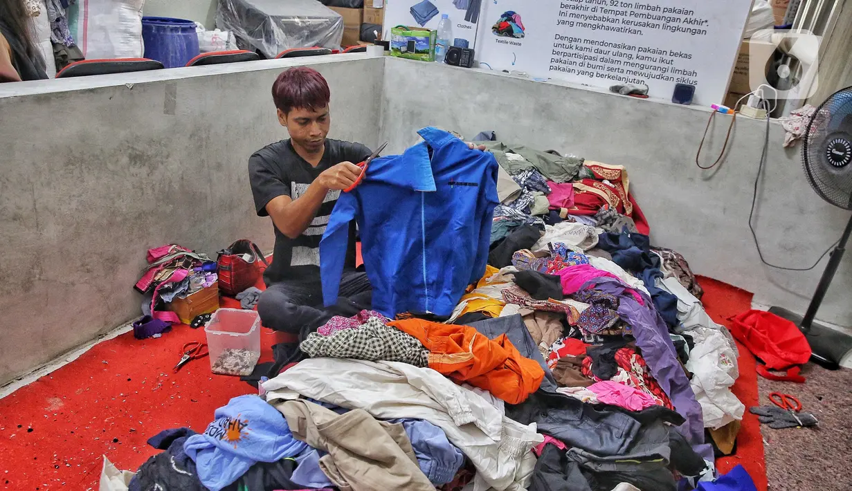 Seperti yang dilakukan EcoTouch Indonesia. (Liputan6.com/Angga Yuniar)