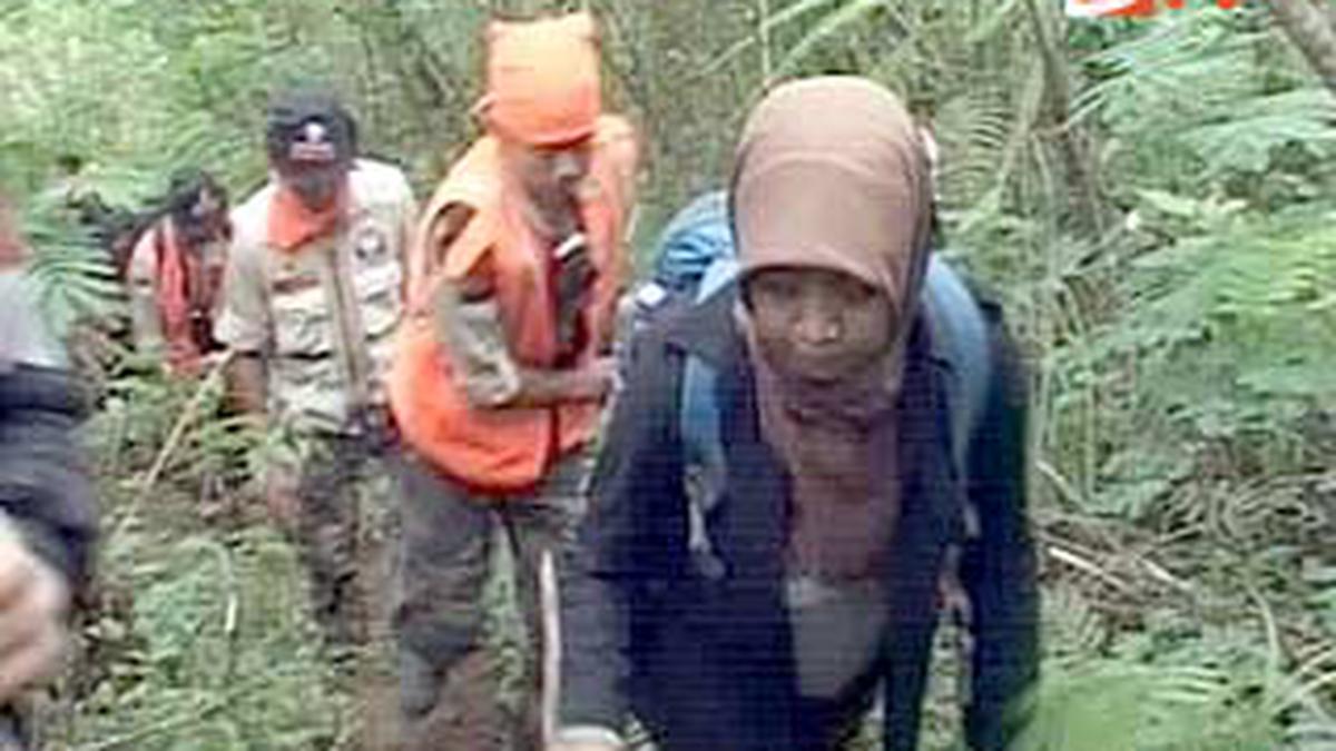 Tim Delta Menyusul Alpha ke Puncak Gunung Salak