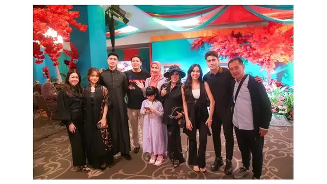 7 Momen Verrell Bramasta dan Fuji Bukber Bareng Keluarga Venna Melinda, Bikin Baper
