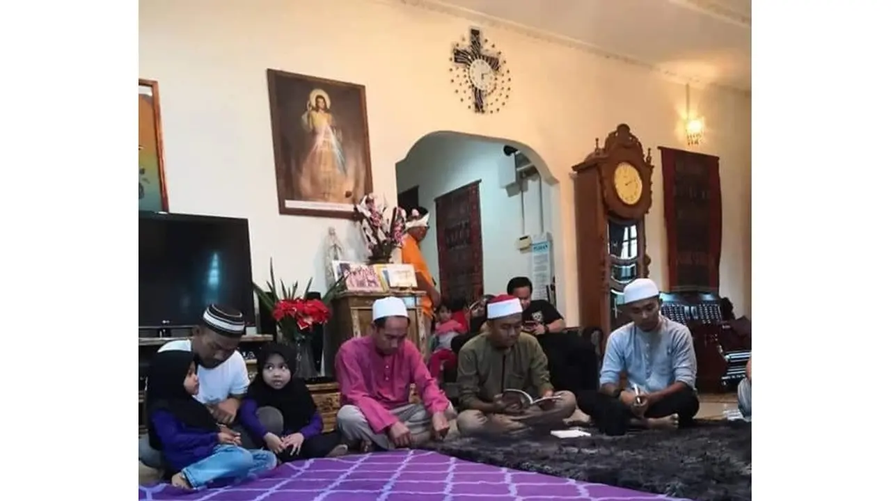 Tahlilan digelar di rumah warga non muslim