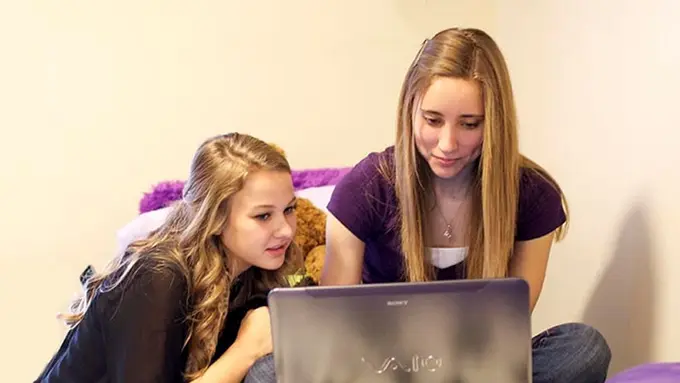 [Bintang] Nggak Suka Rusuh, 3 Zodiak Ini Tepat Kamu Jadikan Teman Sekamar