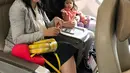Liburan bersama sang ibu menjadi salah satu agenda yang menyenangkan bagi Verrell. Membahagiakan ibunya membuat Verrell juga ikut merasa bahagia. Tak ayal, banyak foto-foto liburan bersama sang ibu yang diunggah Verrell di Instagram. (Liputan6.com/bramastavrl)