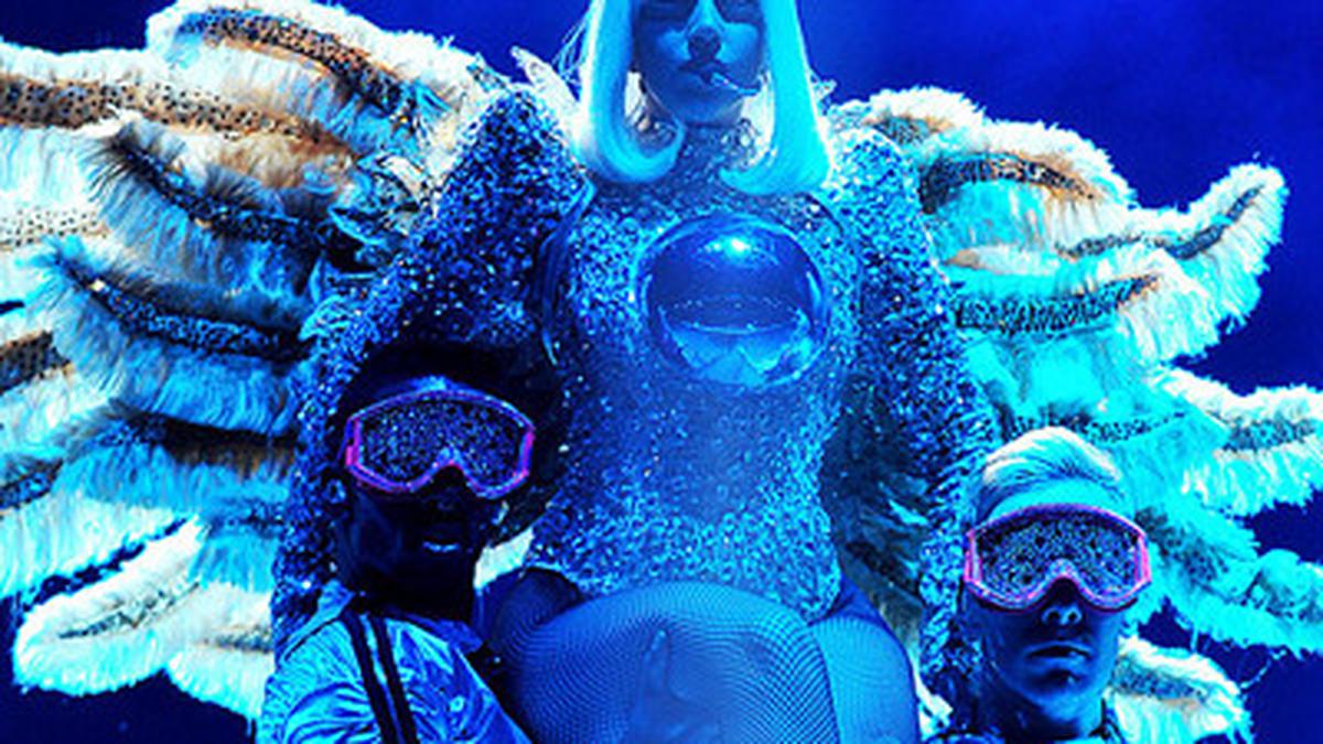 Lady Gaga: Dari Panggung ke Olimpiade, Menyanyikan Lagu Cinta dan Keberanian dalam Bahasa Prancis