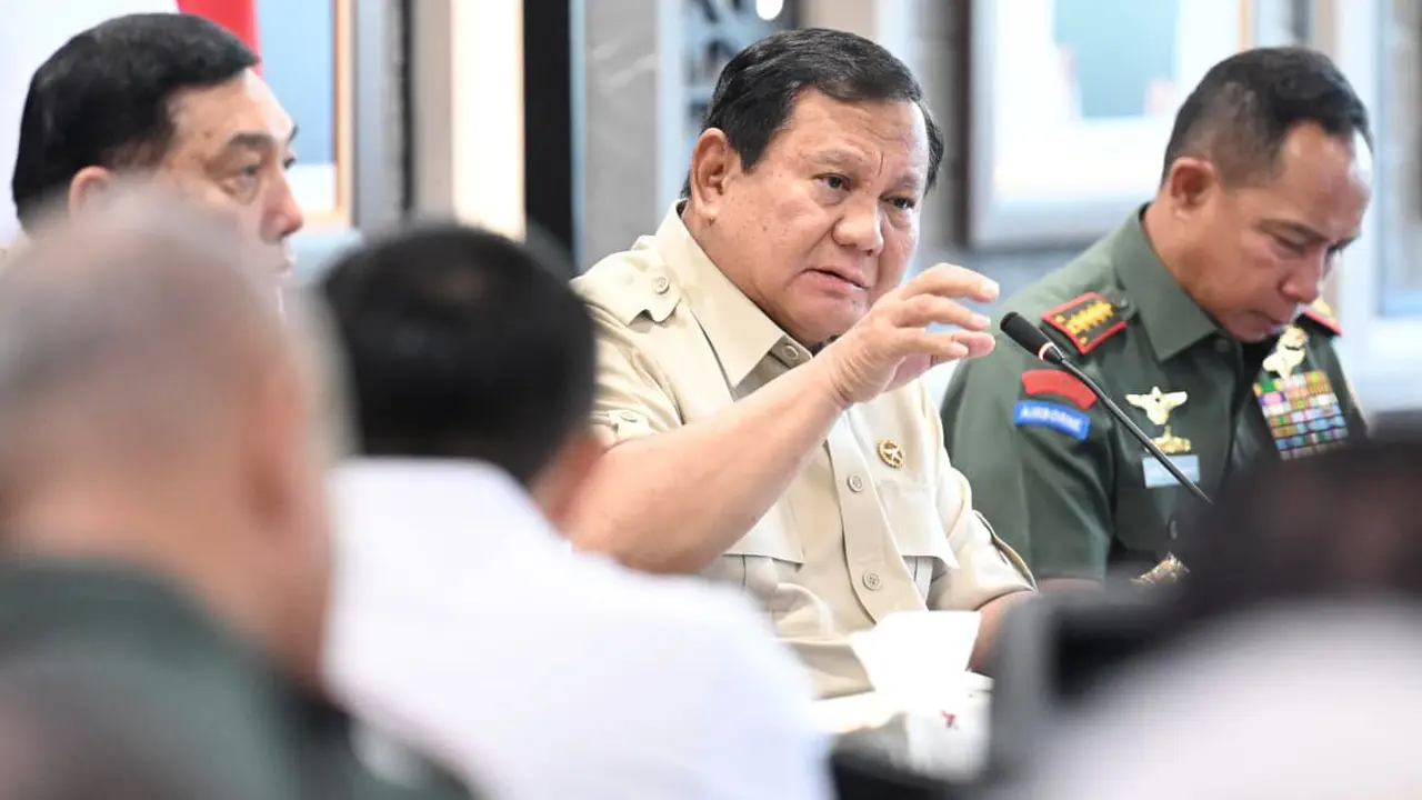 Prabowo Pimpin Evaluasi Nasional Koperasi Merah Putih di Mabes TNI