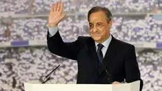Mantan Presiden Real Madrid, Florentino Perez memberi sambutan dalam sesi presentasi di Madrid, 28 Mei 2009, untuk kembali menduduki kursi tampuk tertinggi bulan depan. AFP PHOTO/Pedro ARMESTRE