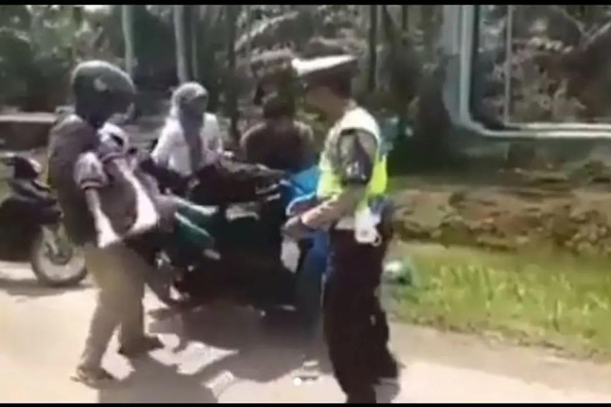 [Bintang] Heboh Video Bonceng Jenazah di Jambi, Begini Penjelasan Polisi