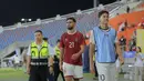 Raut muka sedih dan kecewa Jens Raven (tengah) setelah selesai bertanding Timnas Indonesia U-22 melawan Myanmar U-22 di Stadion 700th Anniversary, Chiang Mai, Jumat (12/12/2025) malam WIB.
