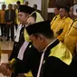 Ketua Umum Golkar Airlangga Hartarto saat Pengambilan Sumpah Hakim Mahkamah Partai Golkar di Kantor DPP Partai Golkar, Jakarta, Jumat (28/2/2020). Para Hakim Mahkamah Partai Golkar yang dilantik sebagai Ketua Adies Kadir dan Wakil Ketua John Kennedy Aziz. (Liputan6.com/Johan Tallo)