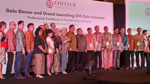 Menteri Perindustrian Airlangga Hartarto dan Menteri PPN/Bappenas Bambang Brodjonegoro menghadiri peresmian CFO Club Indonesia.